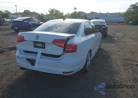 2015 Volkswagen Jetta 1.8T Se from USA, damaged, VIN 3VWD17AJ9FM249236